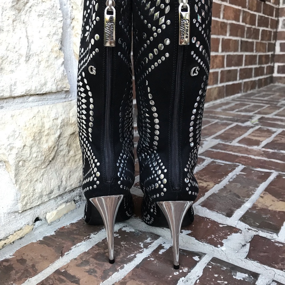 Boots - Picture 4 of 6